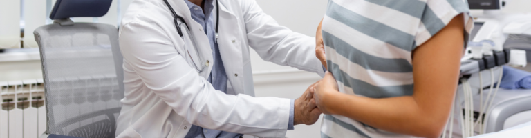 Entenda os sintomas de colecistite, a relação com a pedra na vesícula e quando procurar avaliação de um cirurgião do aparelho digestivo.
